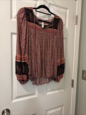 Bohemian Floral Peasant Tunic in Mauve Pink with Black Lace Accents